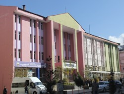 Belediye binası boyatıldı
