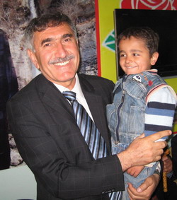 DTP ZAFERİNİ KUTLUYOR
