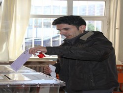 Türkiye'de oy kullanma süreci başladı