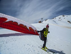 Hakkari'de kayak yamaç paraşütü