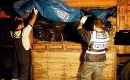 ARAÇTA 234 KİLO ESRAR ELE GEÇİRİLDİ