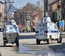 Yüksekova'da Polis Baskını: Gerginlik çıktı