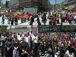 HAKKARİ BDP TACİZ OLAYINI KINADI