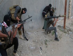 Nakşibendi ordusu ile IŞİD birbirine düştü