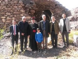 Sliwa, Şemdinli'deki kiliseyi ziyaret etti