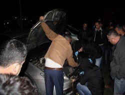 Hakkari'de bir otomobil kundaklandı