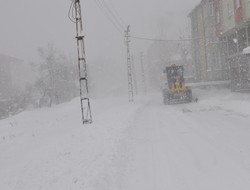 Yüksekova'da kar çalışması