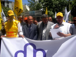 KESK İN EYLEMİ SÜRÜYOR