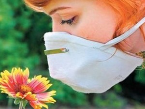 Gözlerde bahar alerjisine dikkat