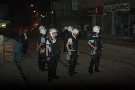 Hakkari'de olaylı gece