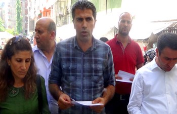 DBP Öcalan'a özgürlük yürüyüşü için bildiri dağıttı