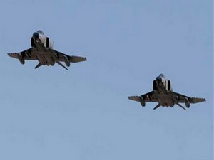 Türkiye’ye ait jetler Kobani üzerinde uçtu