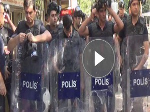 Polis İHD ve DBP binasına baskın yaptı 10 gözaltı