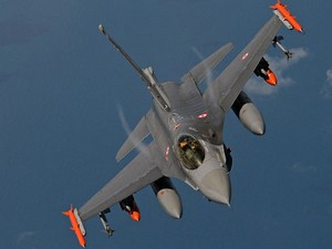 Rusya’dan Suriye’de ilk hava saldırısı