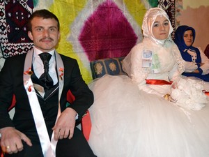 Hakkari’de Trabzonlu imama görkemli düğün