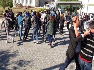 Mersin Üniversitesi'ndeki yürüyüşe polis müdahalesi