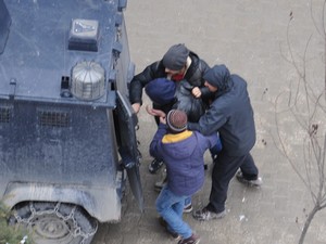 Hakkari HDP yürüyüşüne polis müdahale etti