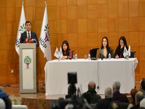 HDP yeni anayasa konusunu kurullarında tartışacak