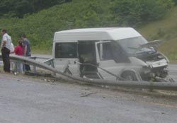 TRAFİK KAZASI 14 YARALI