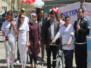 Hakkari'de 733 öğrenciye bisiklet dağıtıldı