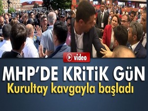 MHP Tüzük Kurultayında delegeler arasında sıra kavgası