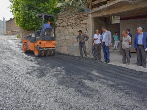 Hakkari belediyesinin yol onarımı sürüyor