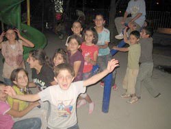 HAKKARİLİ ÇOCUKLARIN PARK SEVİNCİ