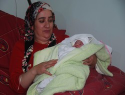 Hakkari'de yılın ilk bebeği Elif oldu