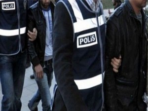 Çukurca'da 3 kişi tutuklandı