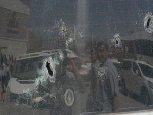 Çukurca'da minibüs tarandı 1 yaralı