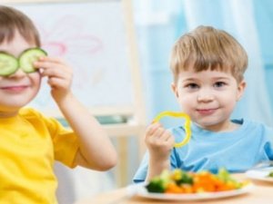 Çocuklar ne kadar yemek yemeli?