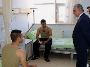 Vali Toprak: Yaralı askerleri ziyaret etti
