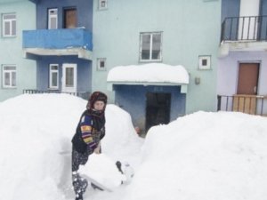 Ovacık'ta kar kalınlığı 2 metreye kadar ulaştı!