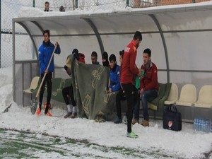 Hakkarispor-Batman belediyespor maçında gol çıkmadı!