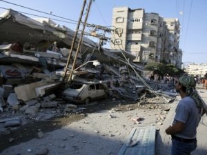 İsrail yine Gazze'yi vurdu!