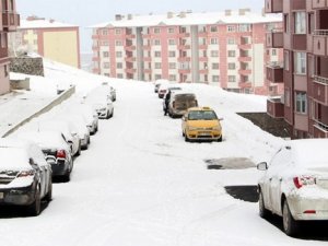 Erzurum’a mart ayında kar sürprizi!