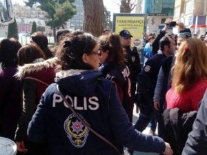 İzinsiz gösteriye polis müdahalesi: 21 gözaltı!