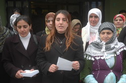 CEZAEVİNDEKİ KADINLARI UNUTMADILAR