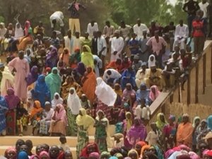Boko Haram, 82 genç kızı serbest bıraktı!