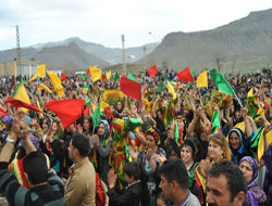 Derecik’te Newroz kutlamaları