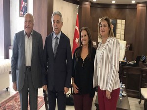 Usta oyuncu Erdoğan’ın ailesi Vali Toprak’ı ziyaret etti