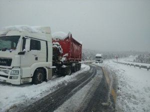 Antalya karayolu kardan ulaşıma kapandı