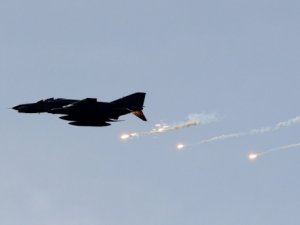 Suriye uçakları sivilleri vurdu: 19 ölü