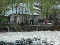 Taşbaşı köyünde 69 ev hasar gördü
