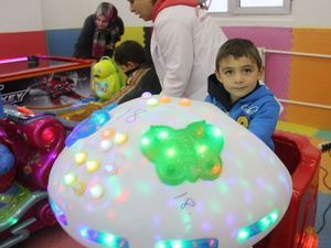 Türkiye'nin en büyük çocuk oyun merkezi Hakkari'de açıldı