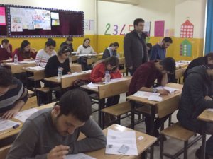 Hakkari’de 449 öğretmen sınavda ter döktü