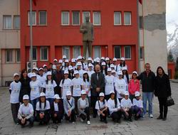 80 öğrenci Antalya'ya hareket etti