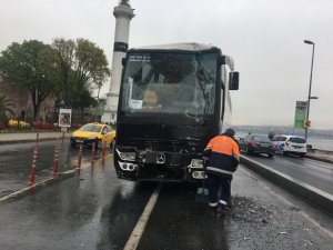 Hakkarili öğrencileri taşıyan otobüs kaza yaptı!