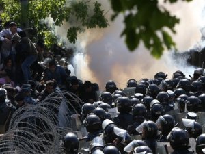 Ermenistan'da protestolar yeniden başladı