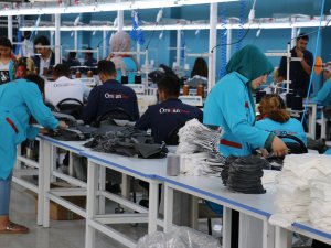 Açılan tekstil fabrikası 110 kişiye ekmek kapısı oldu